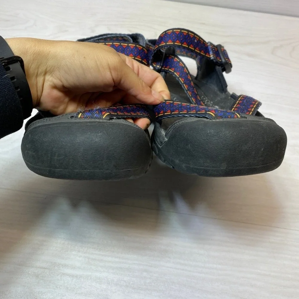 KEEN Mens 10.5 Zerraport II Sandals Hiking Black Blue Red Waterproof Toe Guard